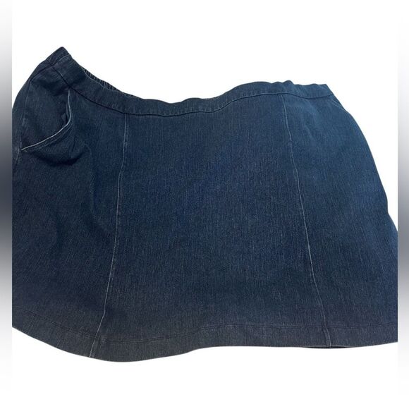 Isaac Mizrahi Live Denim Skort - Picture 6 of 16